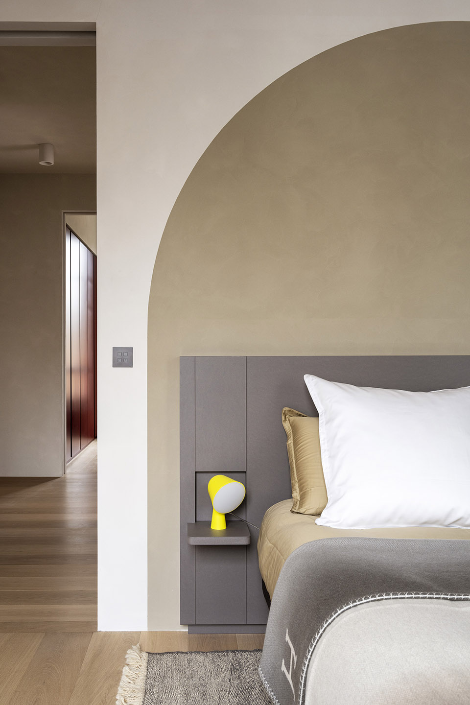 Apartment XVIII by studio razavi architecture