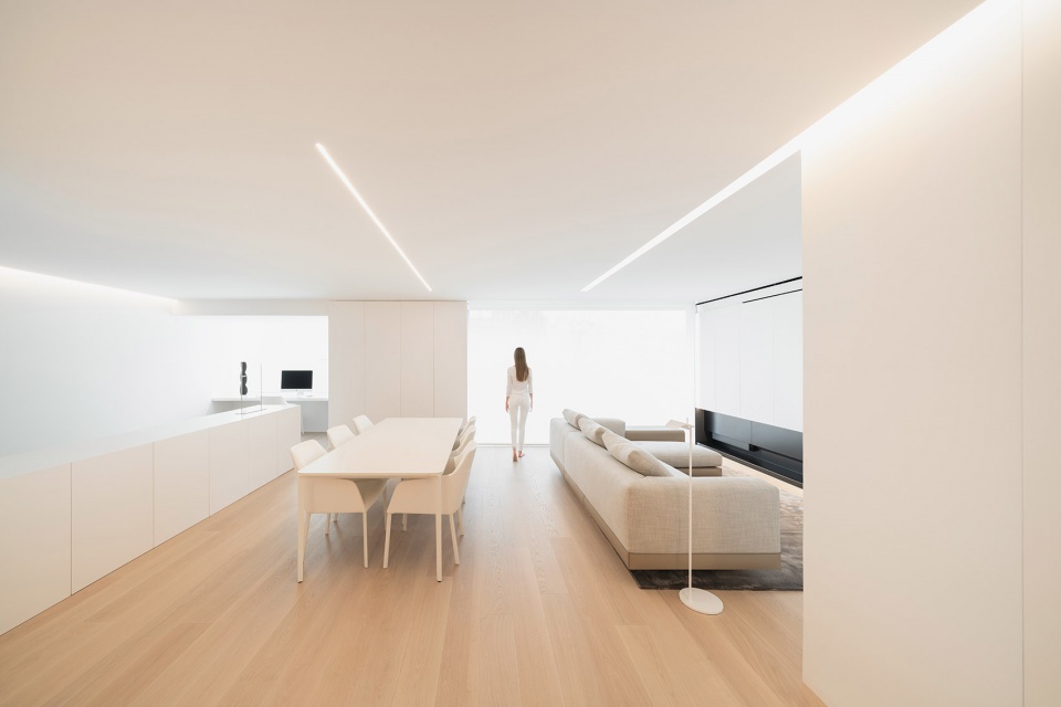 MRG Valencia by Fran Silvestre Arquitectos