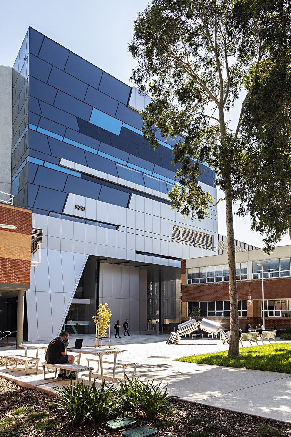 deakin university specialised indoo