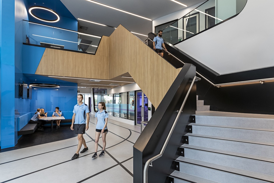 deakin university specialised indo