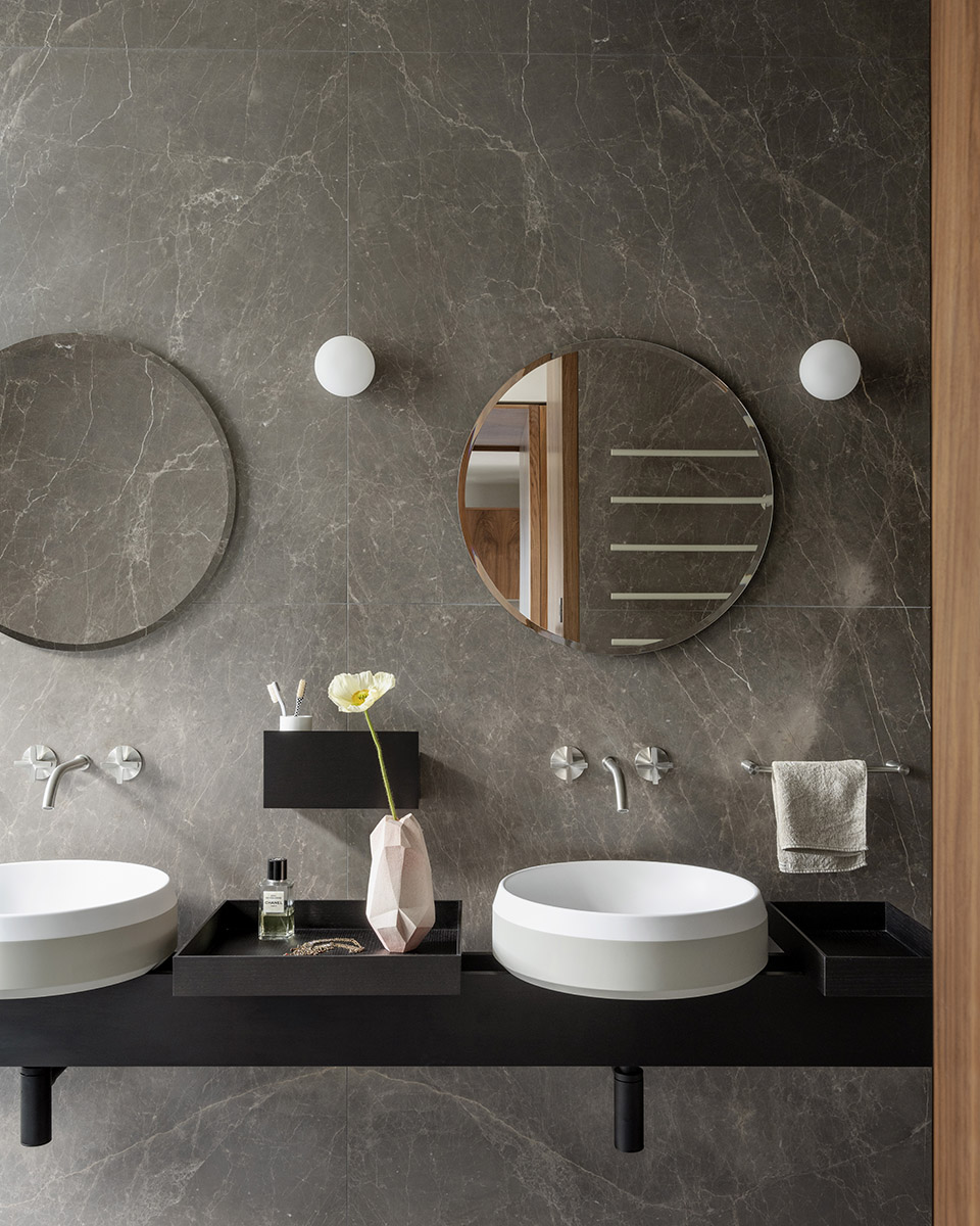 Apartment XVIII by studio razavi architecture
