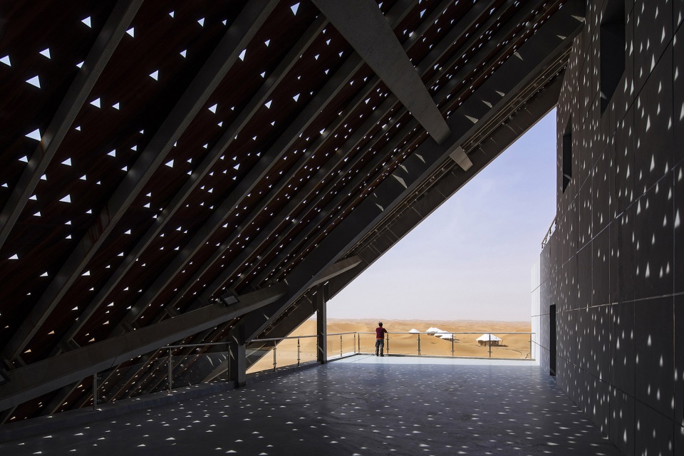 service center of the desert galaxy camp in zhongwei china by 3andwich design