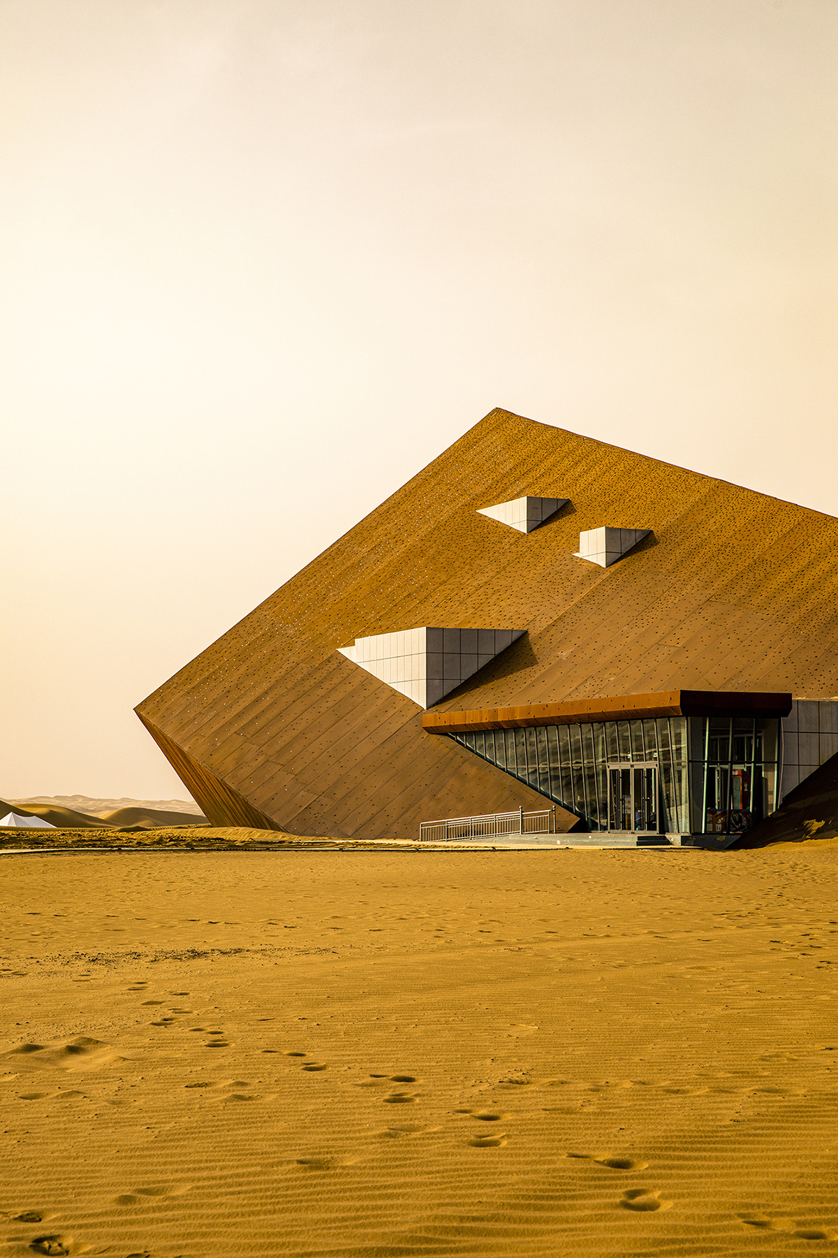 service center of the desert galaxy camp in zhongwei china by 3andwich design