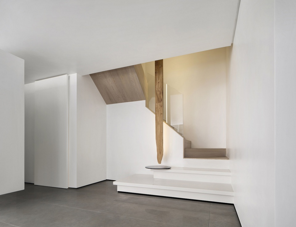 Yuan Ju China by Point Depth Design