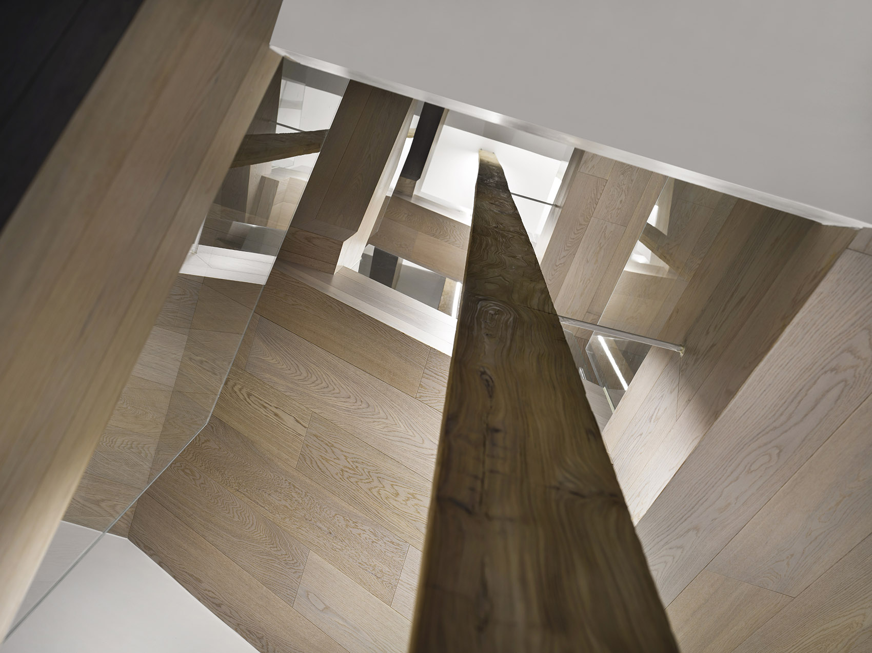 Yuan Ju China by Point Depth Design