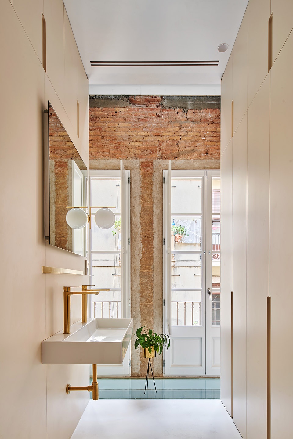 HOUSE BSP20 by Raul Sanchez