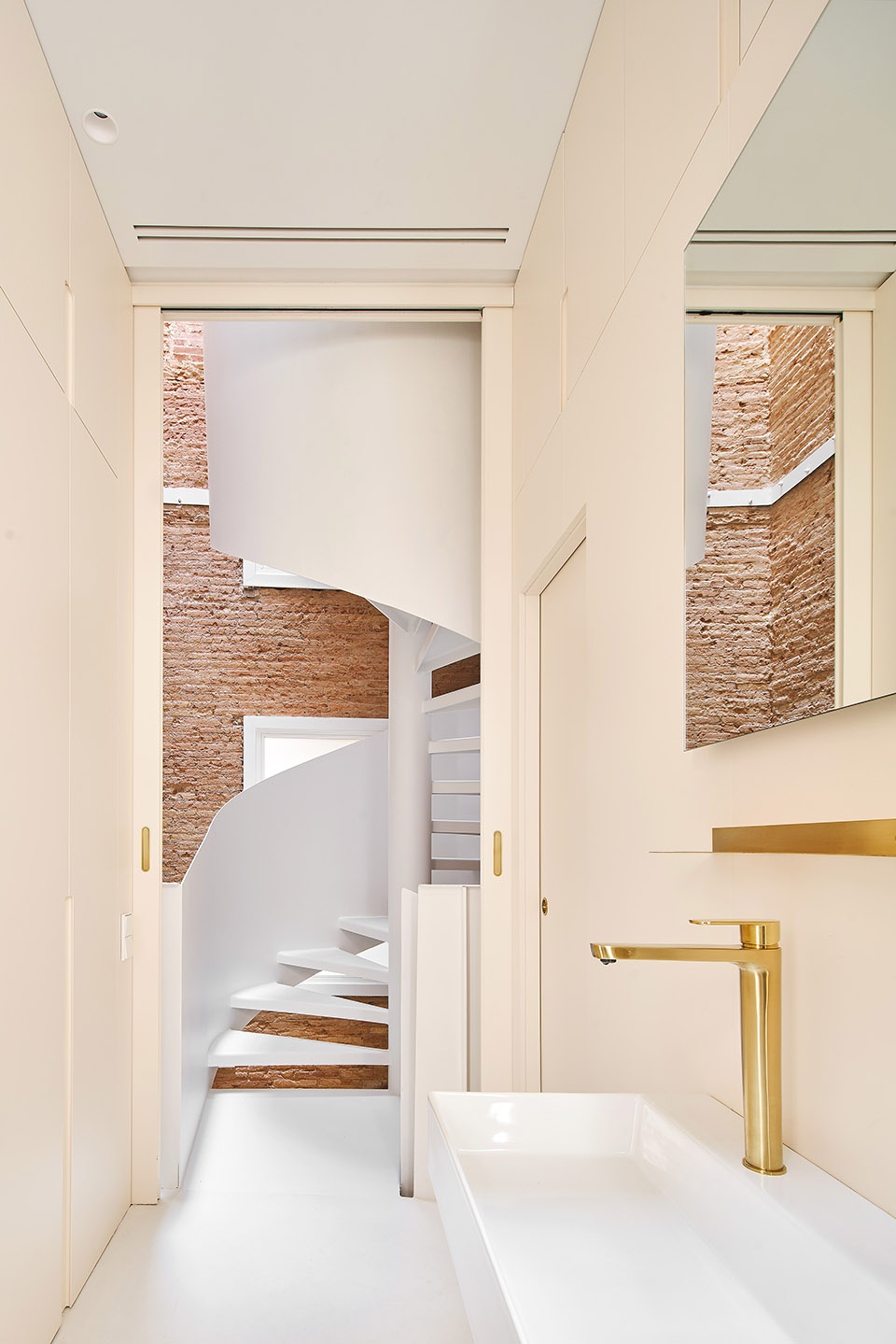 HOUSE BSP20 by Raul Sanchez