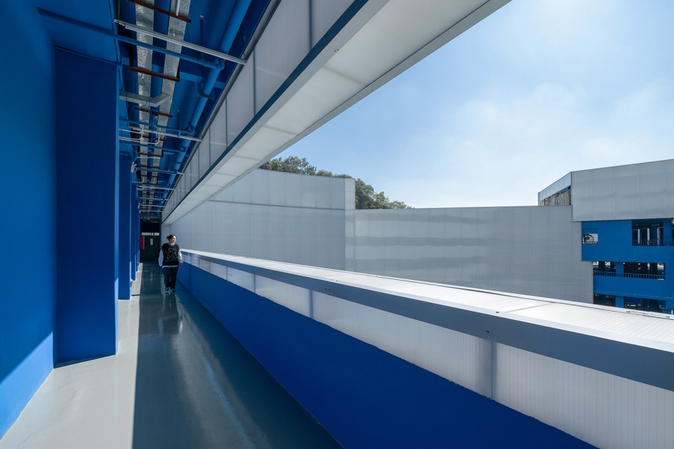 art school in blue white china by various associates