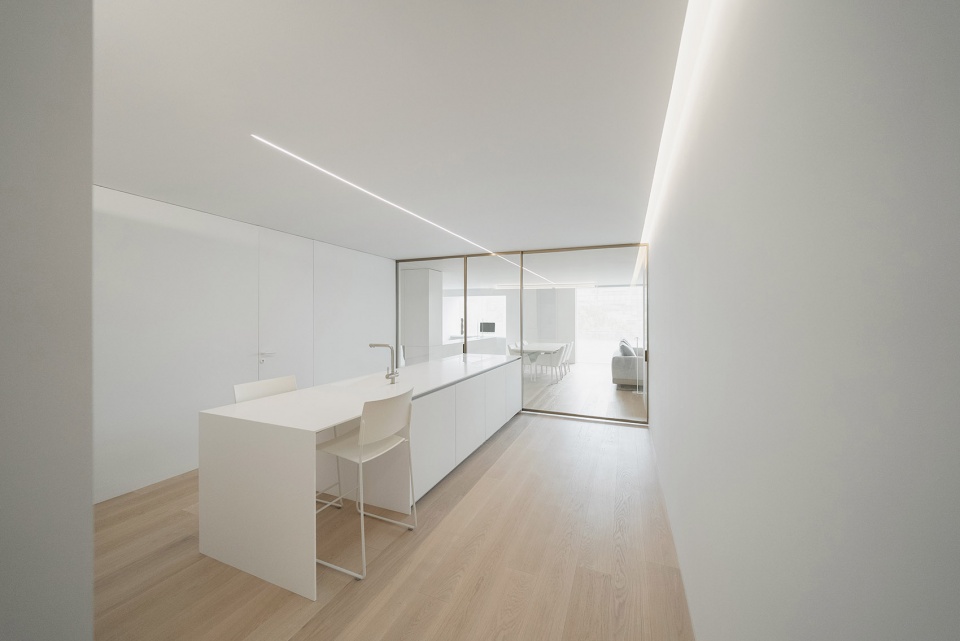 MRG Valencia by Fran Silvestre Arquitectos