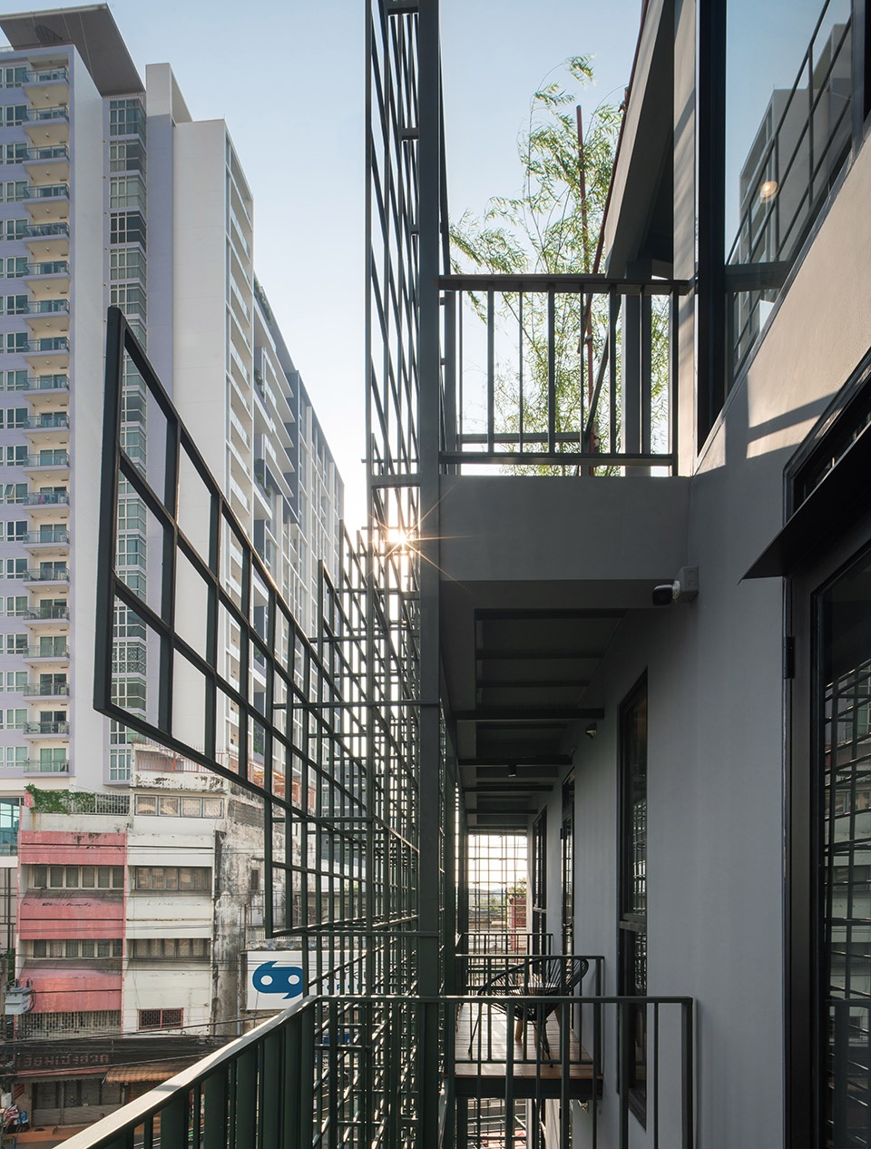 goose living thailand by sim studio