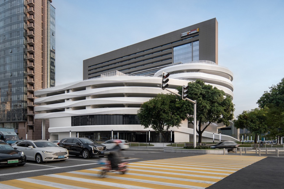 Dongguan CBD Parking Building GWP Architects