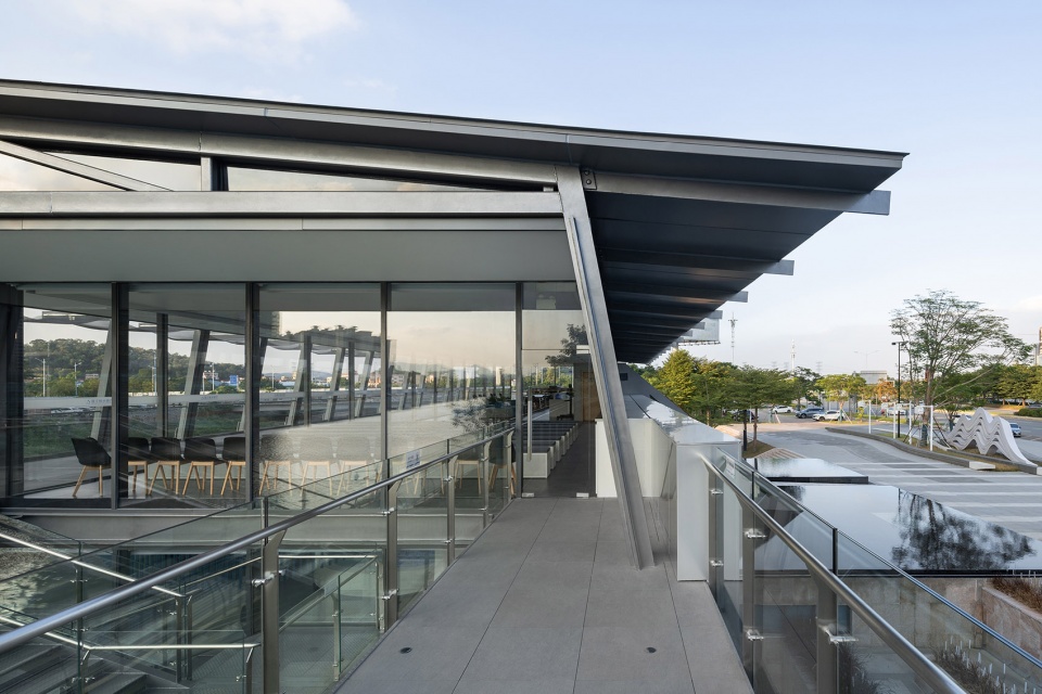 Smart Water Hall WAU Design