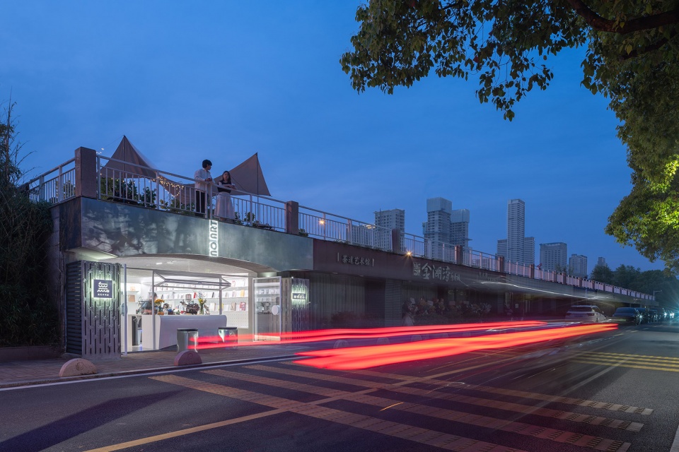Hankou Erqi River Beach no art bookstore China by Qing Studio