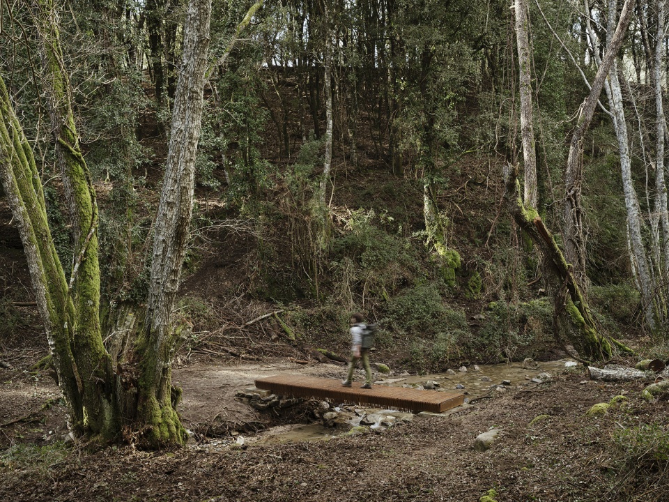 mare a mare trails footbridges by orma architettura