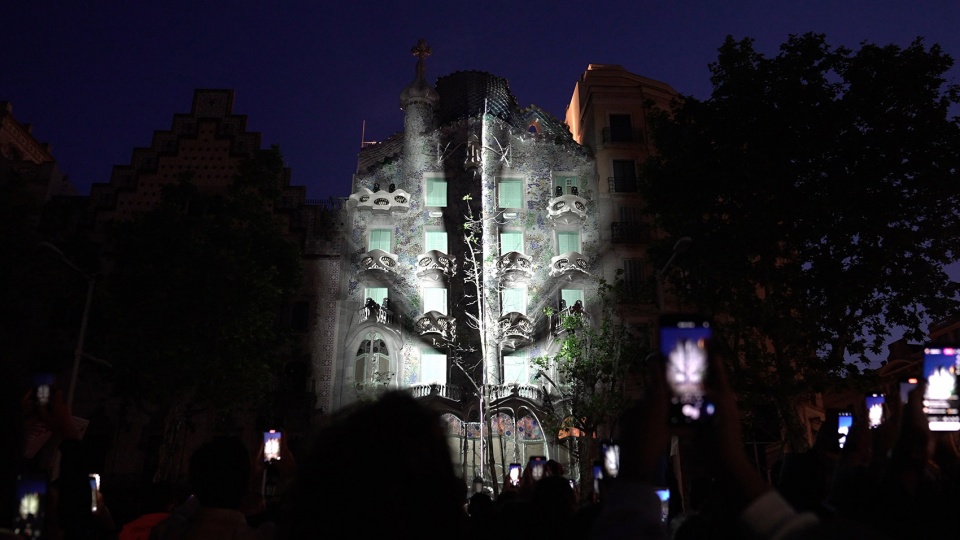 mapping living architecture casa batllo refik anadol