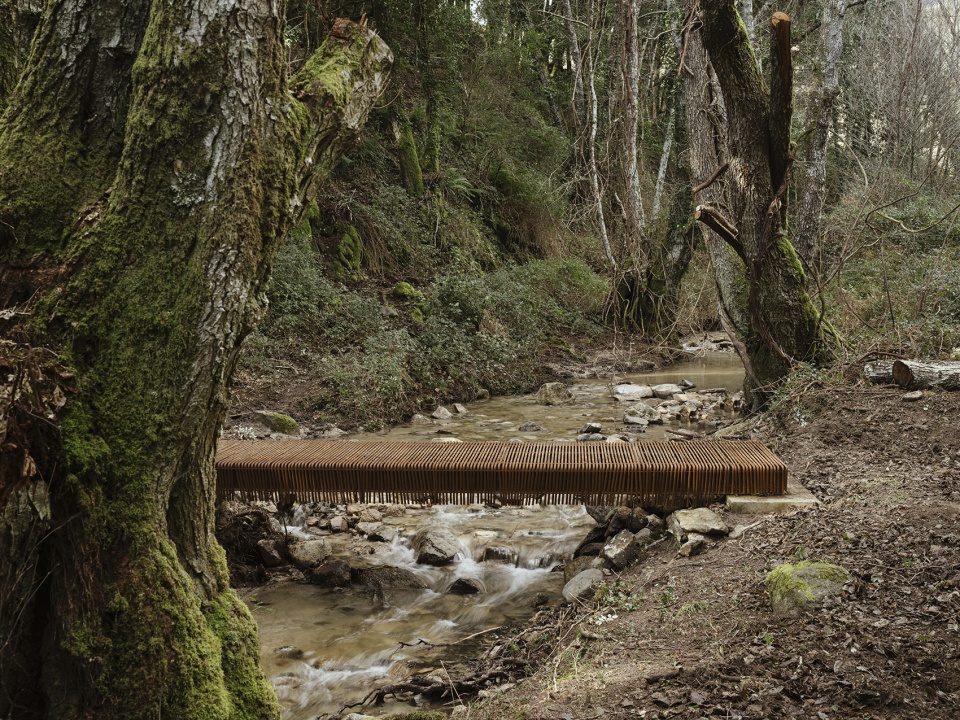 mare a mare trails footbridges by orma architettura