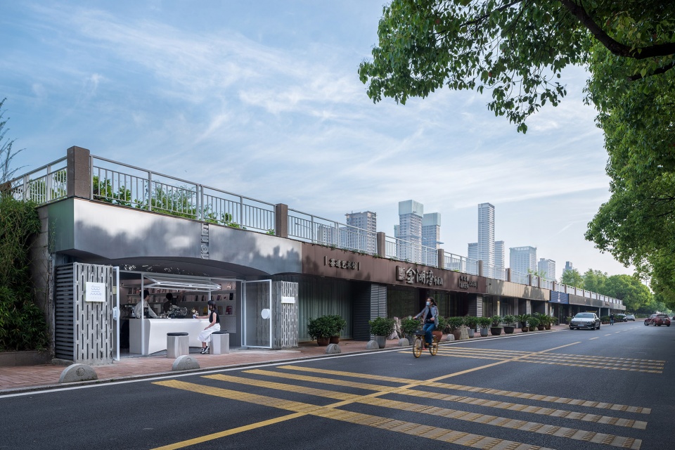 Hankou Erqi River Beach no art bookstore China by Qing Studio