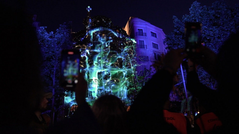 mapping living architecture casa batllo refik anadol