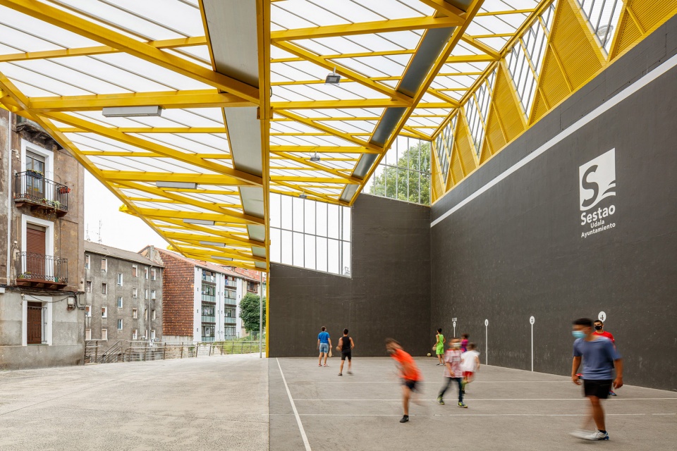 Plaza El Sol Renovation in Sestao by ELE ARKITEKTURA