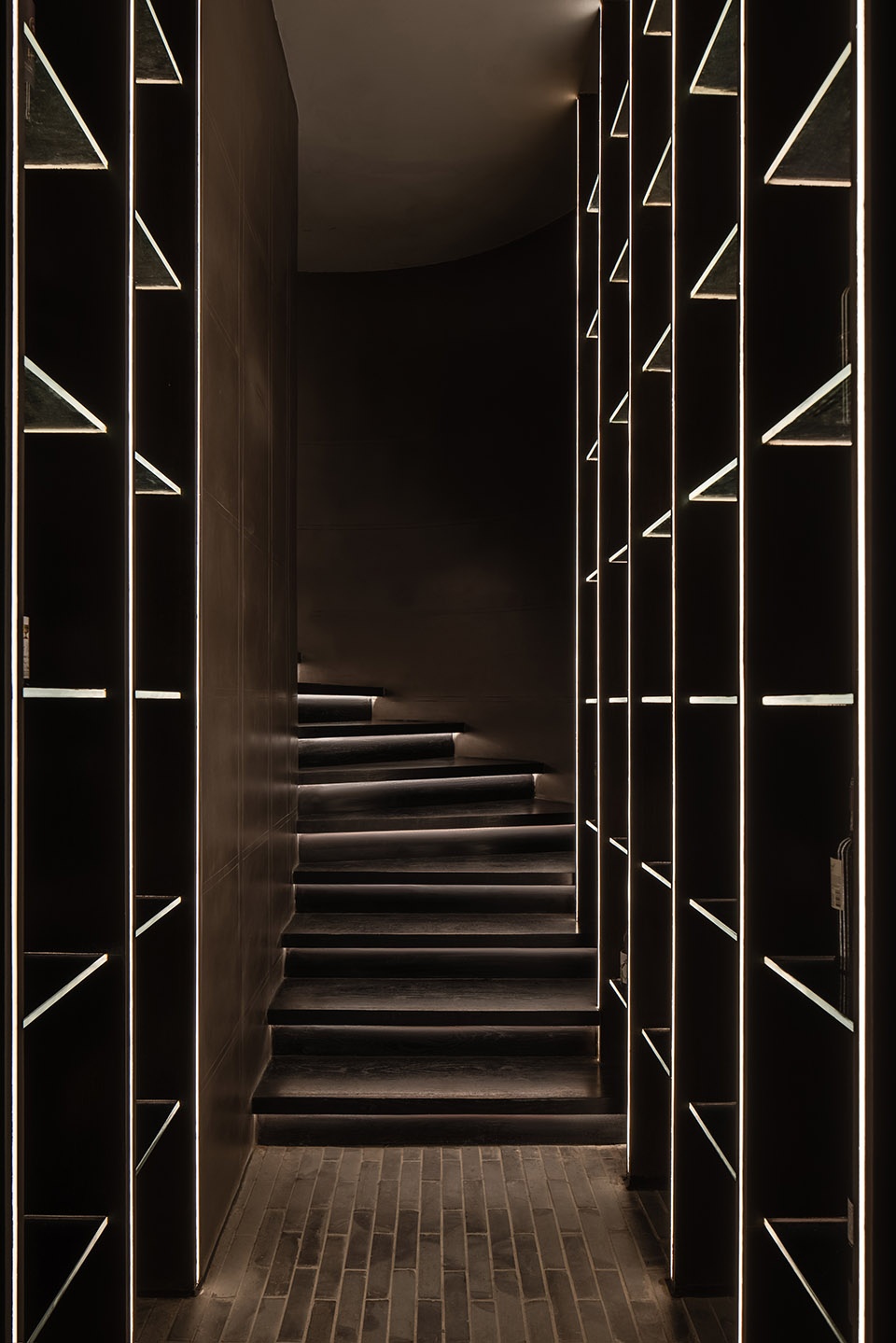 Le Coq Wine Bistro China by RooMoo Practice