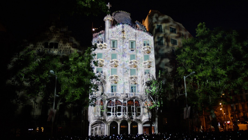 mapping living architecture casa batllo refik anadol