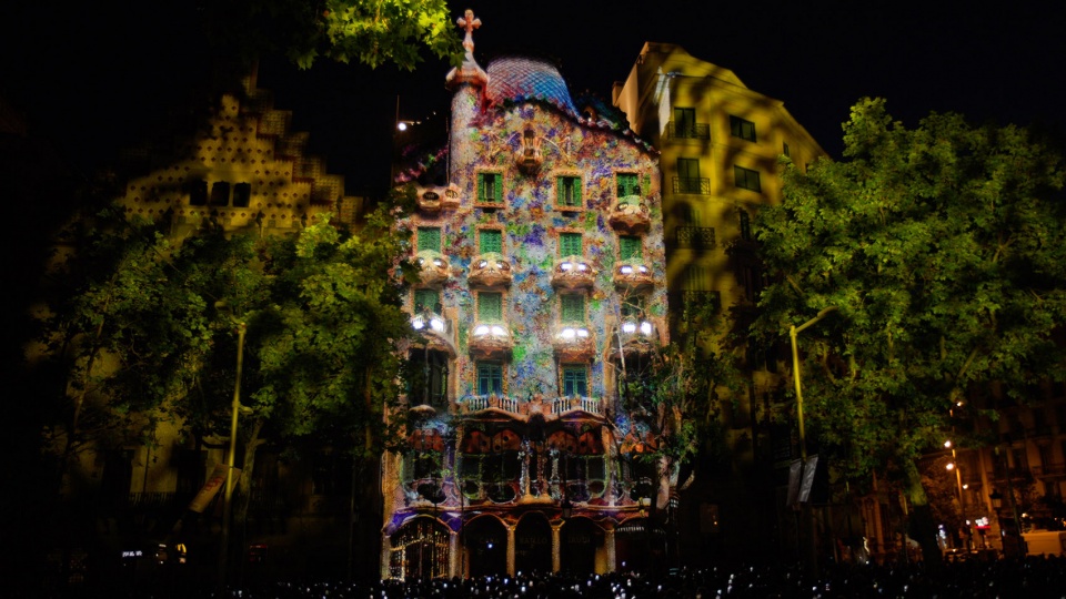 mapping living architecture casa batllo refik anadol