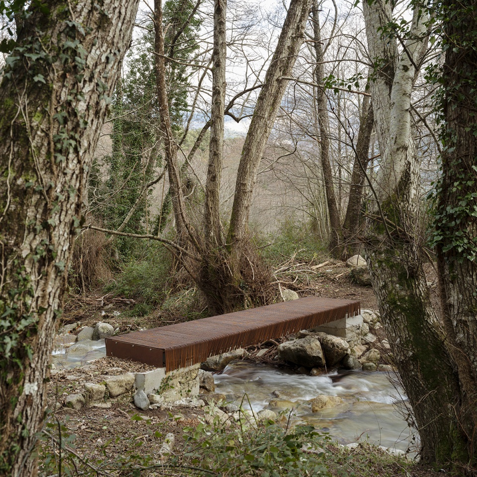 mare a mare trails footbridges by orma architettura
