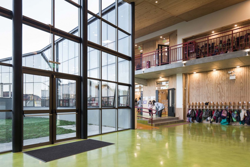 puerto varas school kindergarten by lagar arquitectos