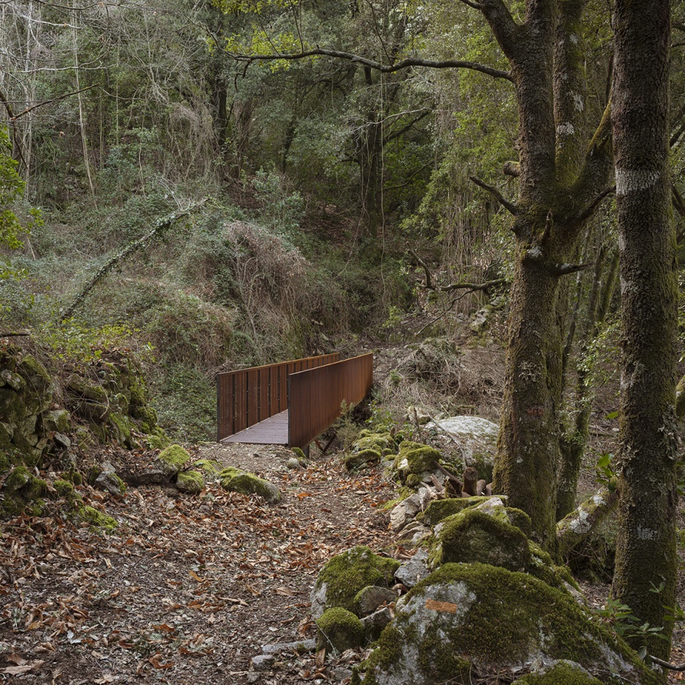 mare a mare trails footbridges by orma architettura