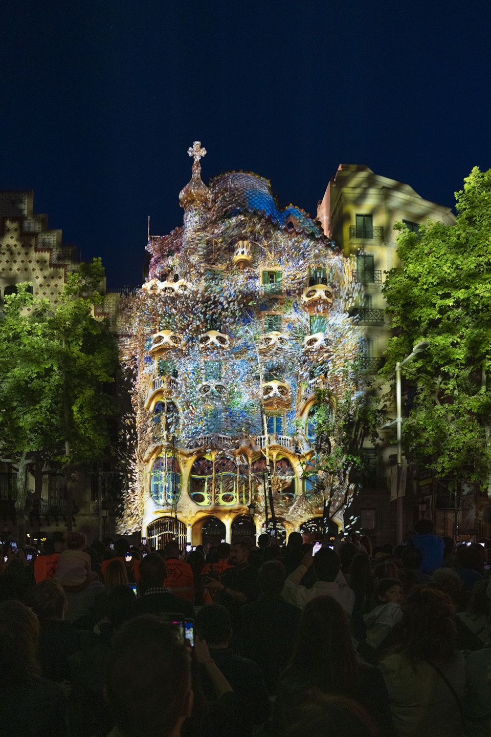 mapping living architecture casa batllo refik anadol