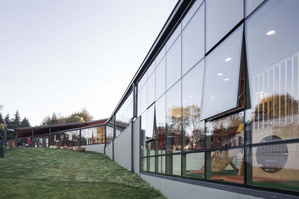 puerto varas school kindergarten by lagar arquitectos