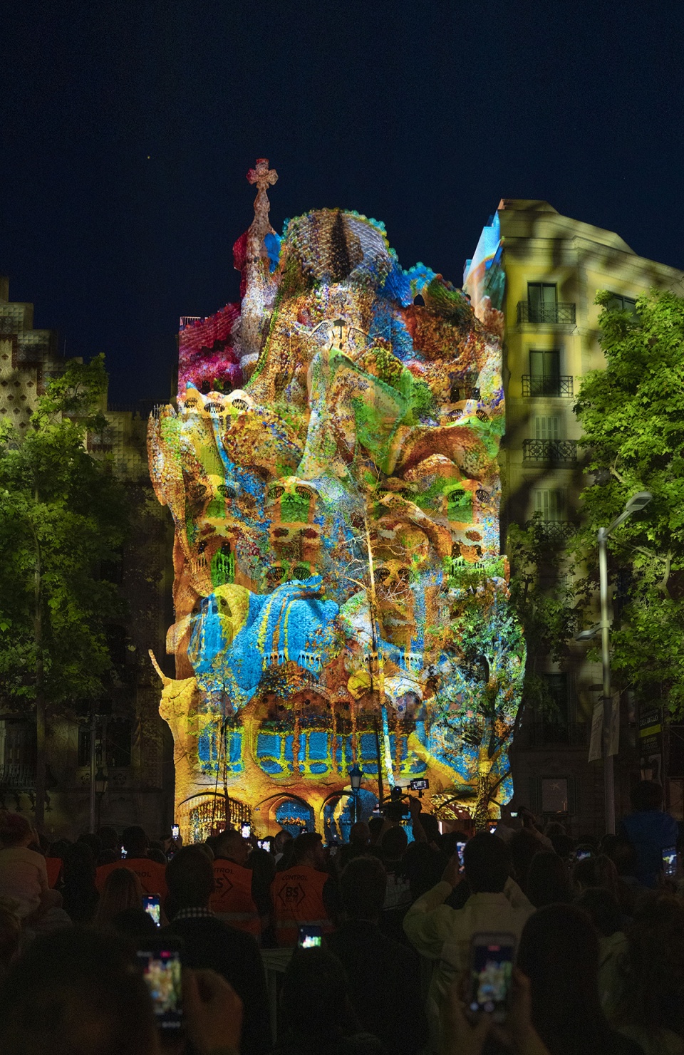mapping living architecture casa batllo refik anadol