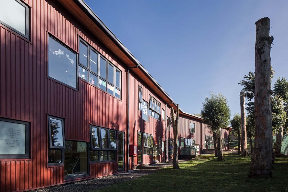 puerto varas school kindergarten by lagar arquitectos