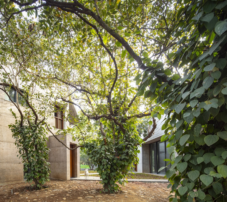 House of Concrete Experiments by Samira Rathod Design Atelier