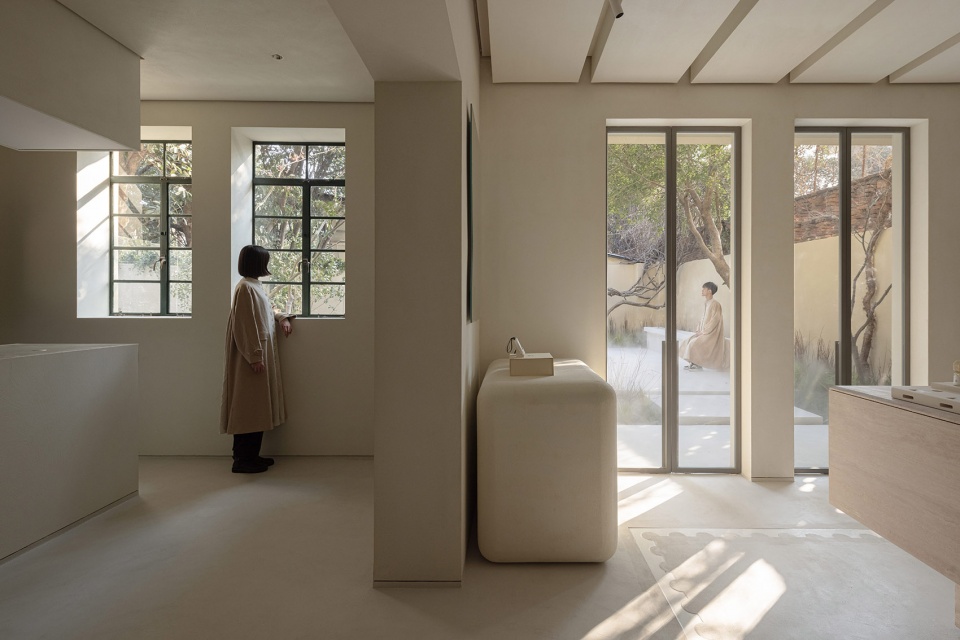 to summer shanghai flagship store by fog architecture