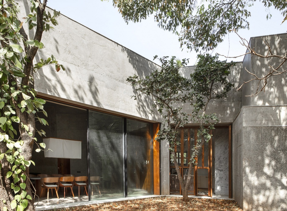 House of Concrete Experiments by Samira Rathod Design Atelier