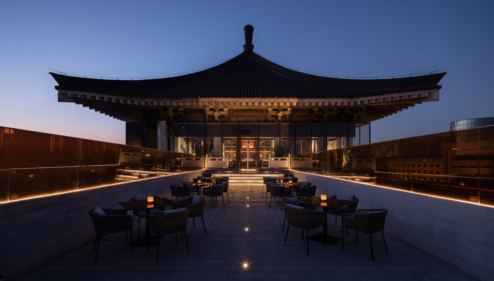 Le Coq Wine Bistro China by RooMoo Practice