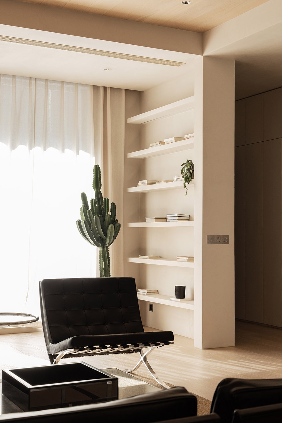 House of Light and Wood NOTHING DESIGN STUDIO