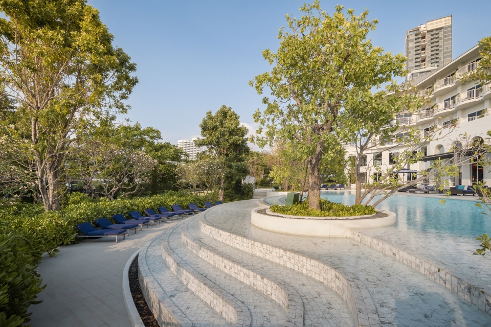 cross pattaya pratamnak thailand by studio ndt 1