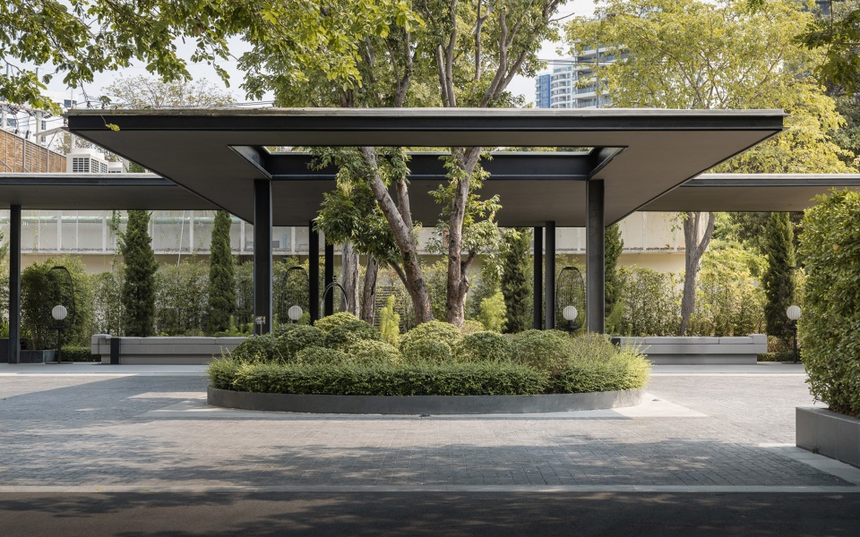 cross pattaya pratamnak thailand by studio ndt