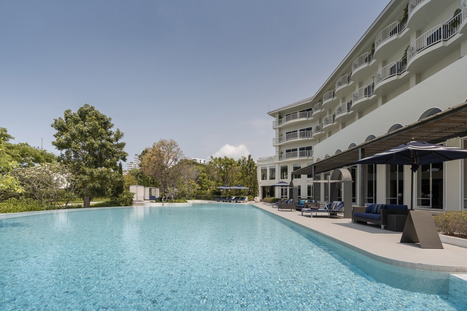 cross pattaya pratamnak thailand by studio ndt