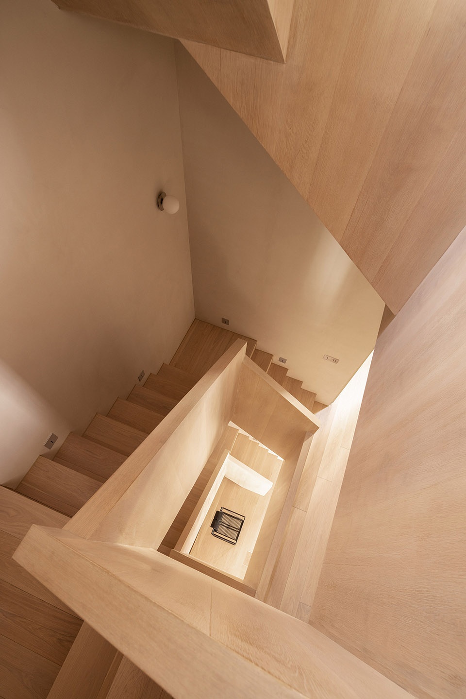House of Light and Wood NOTHING DESIGN STUDIO