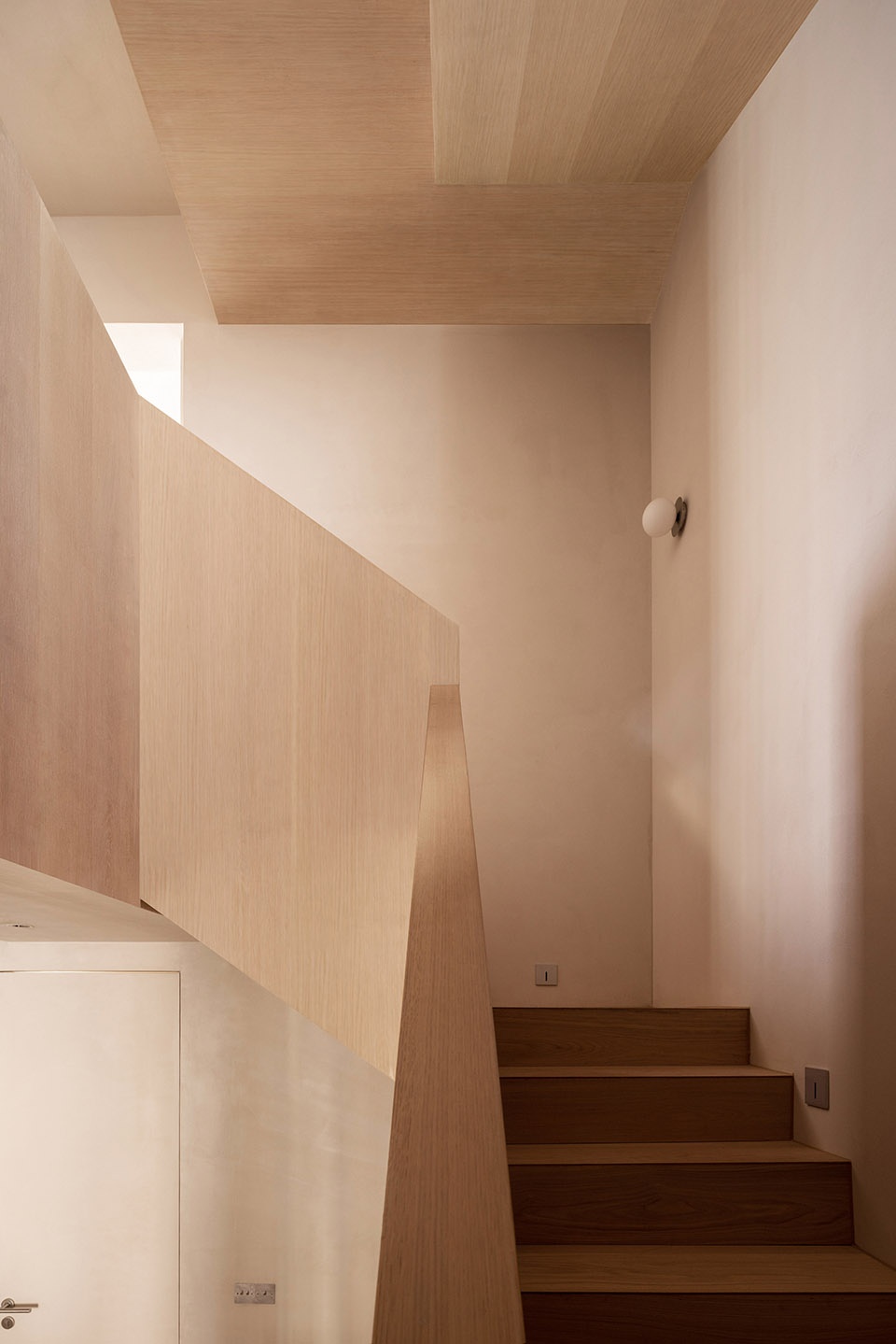 House of Light and Wood NOTHING DESIGN STUDIO