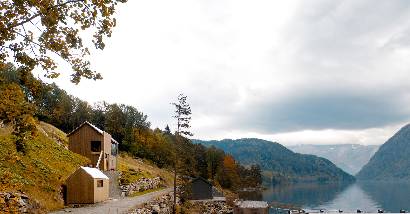 cabin in ulvik norway by rever drage architects