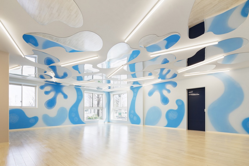 Daruma International Nursery by Moriyuki Ochiai Architects