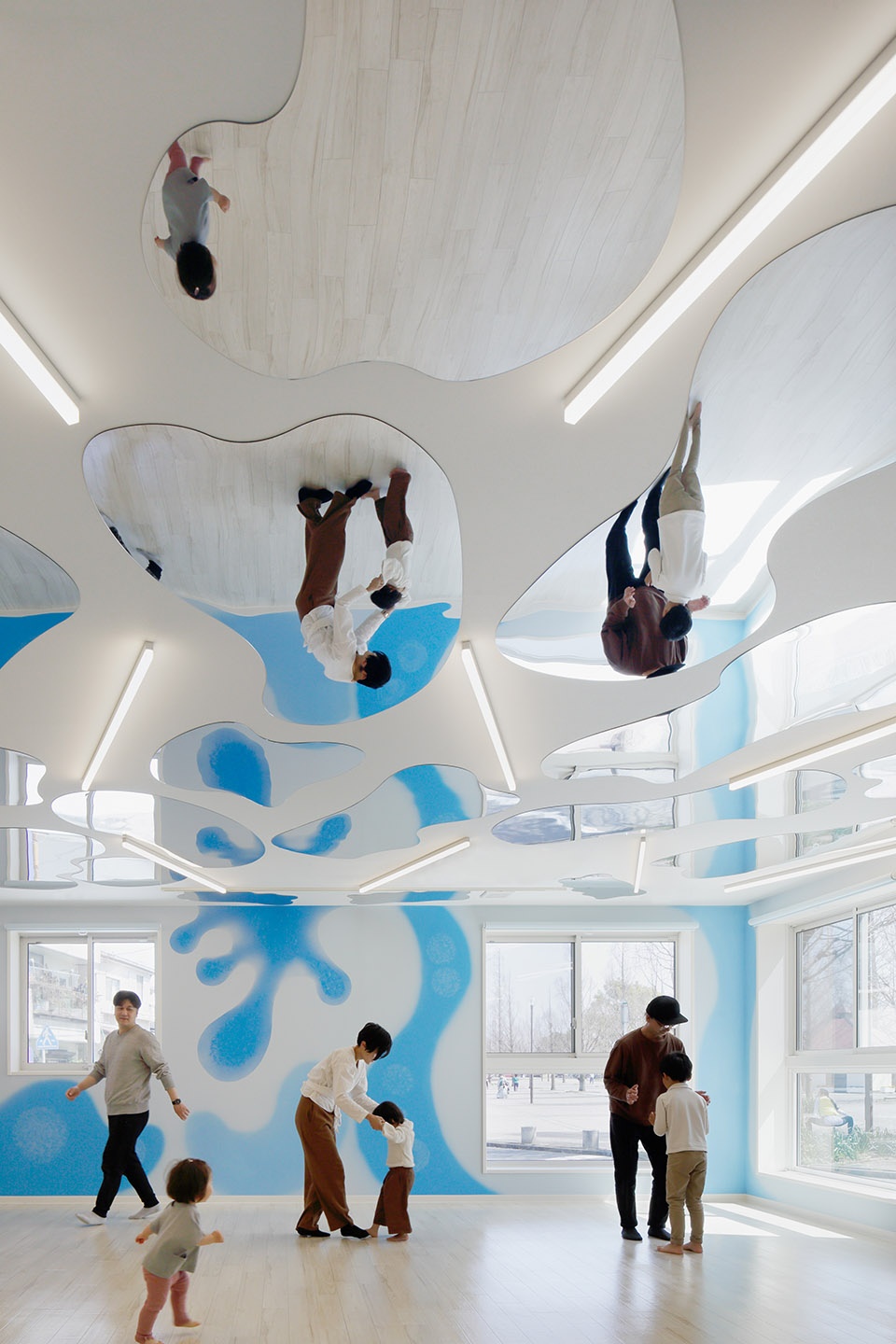 Daruma International Nursery by Moriyuki Ochiai Architects