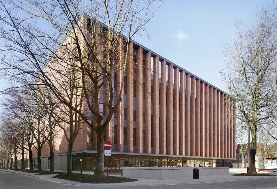 bruges meeting convention centre by eduardo souto de moura and meta architectuurbureau