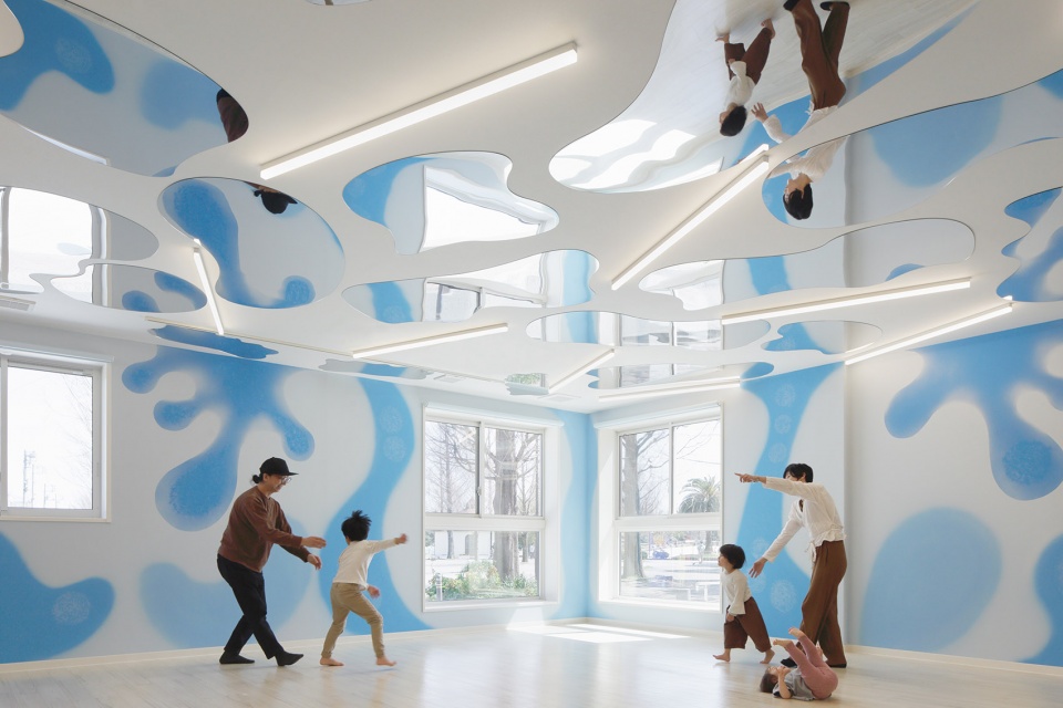 Daruma International Nursery by Moriyuki Ochiai Architects