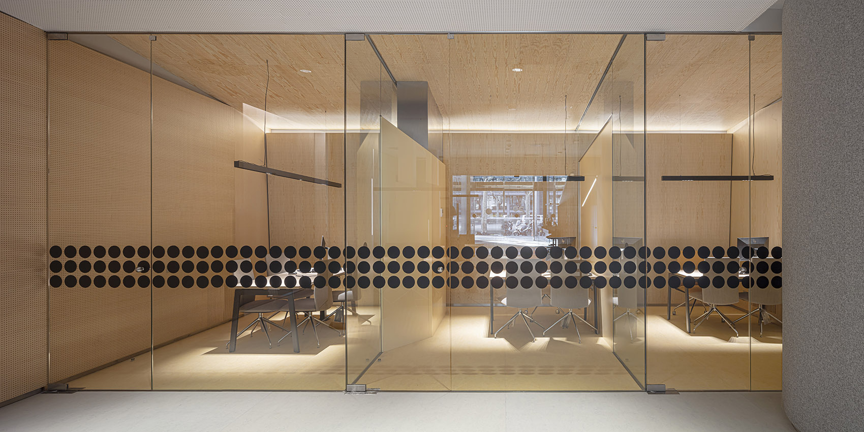 Banc Sabadell Welcome Hub by Mateo Arquitectura