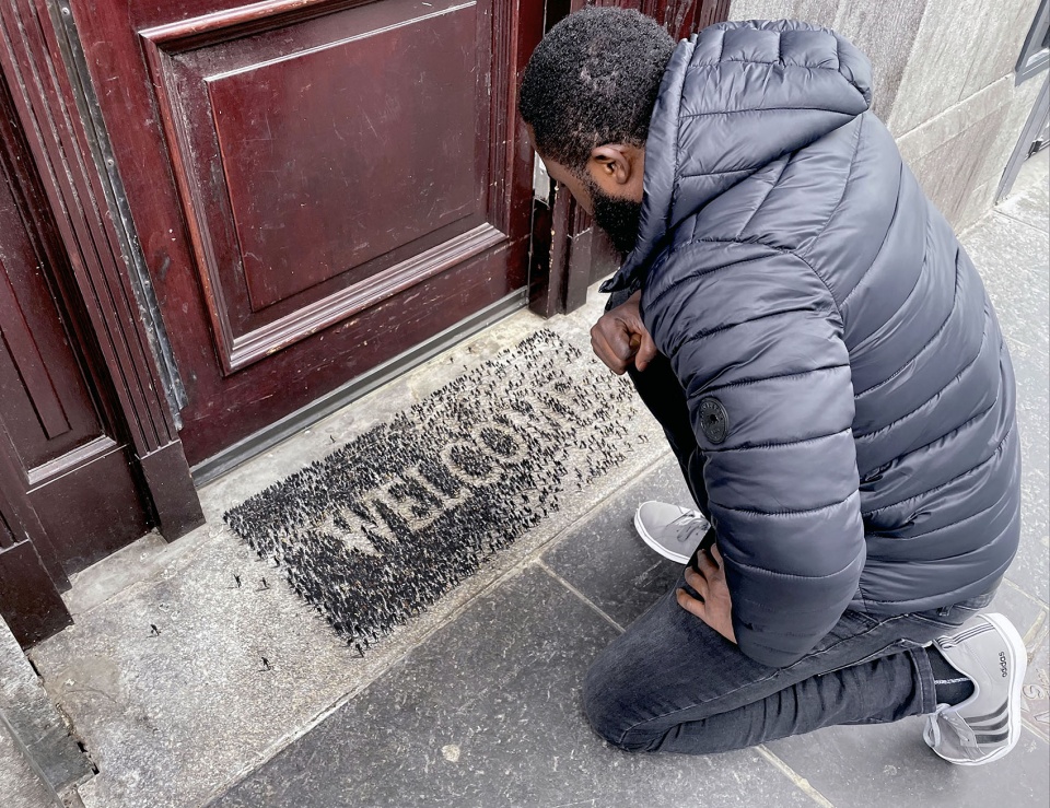 welcome by pejac